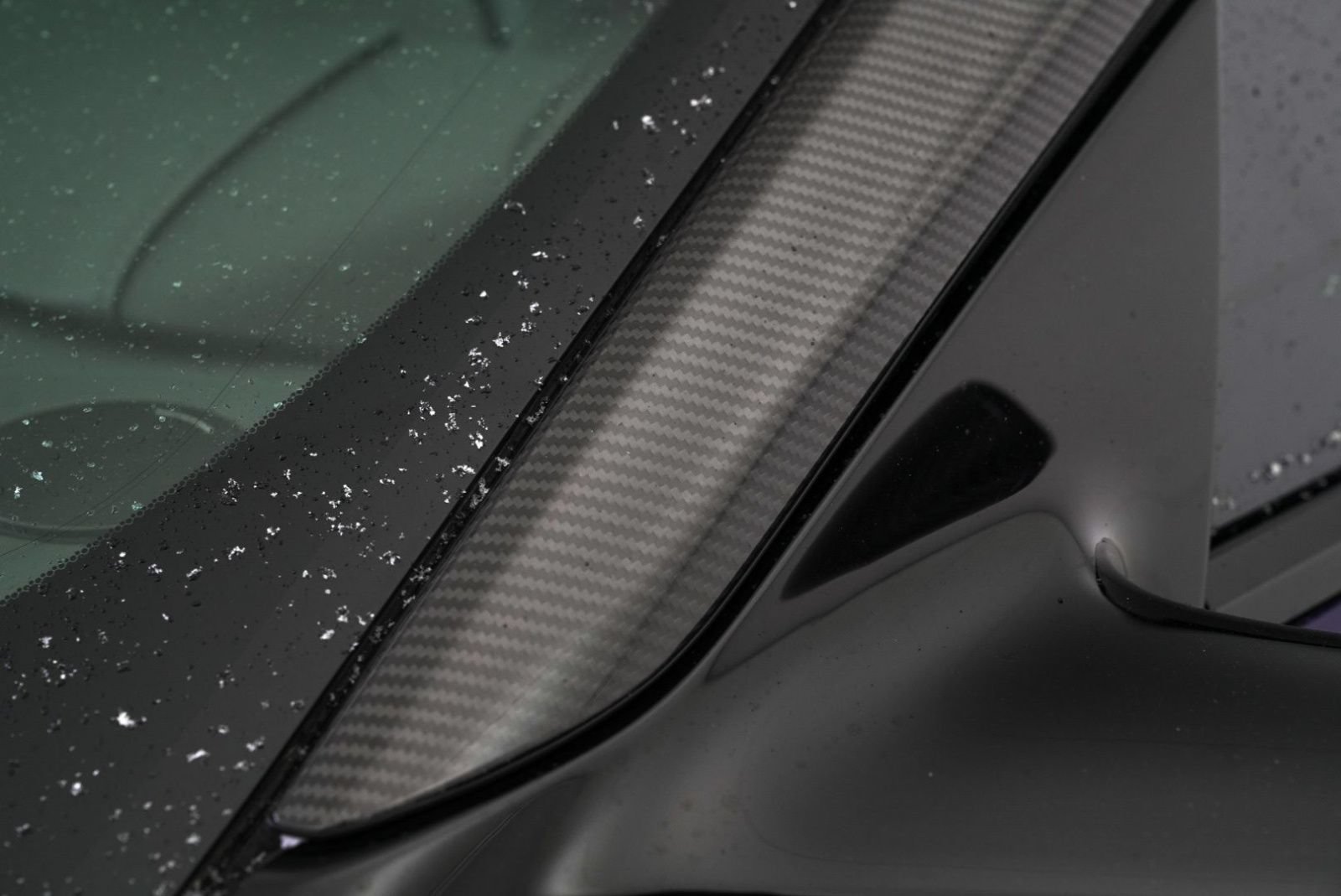 Used 2023 Aston Martin DBS Coupe RWD image 6