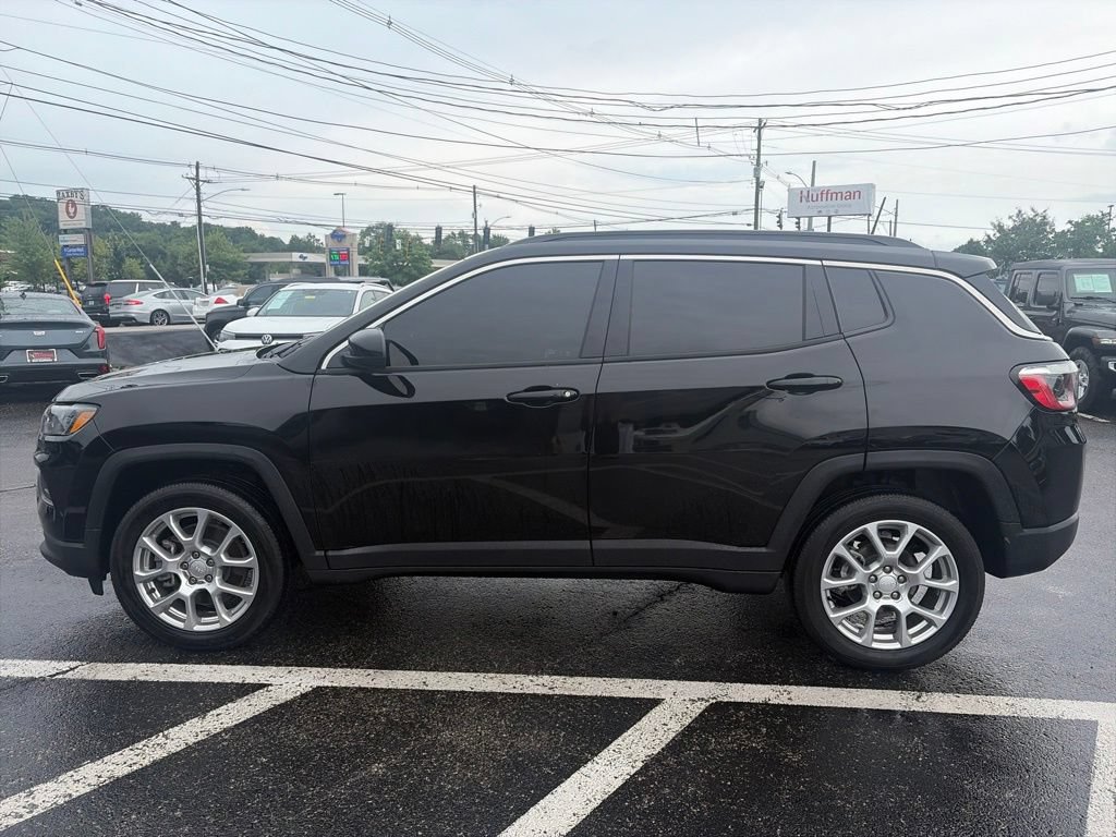 Used 2024 Jeep Compass Latitude AWD/4WD image 4