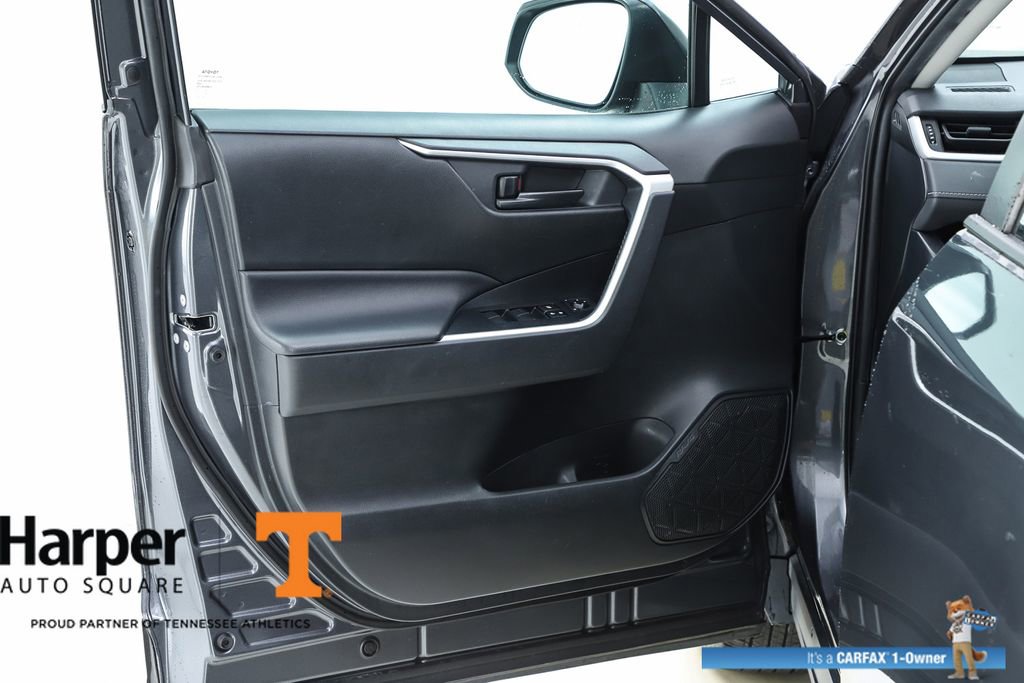 Used 2020 Toyota RAV4 LE image 55