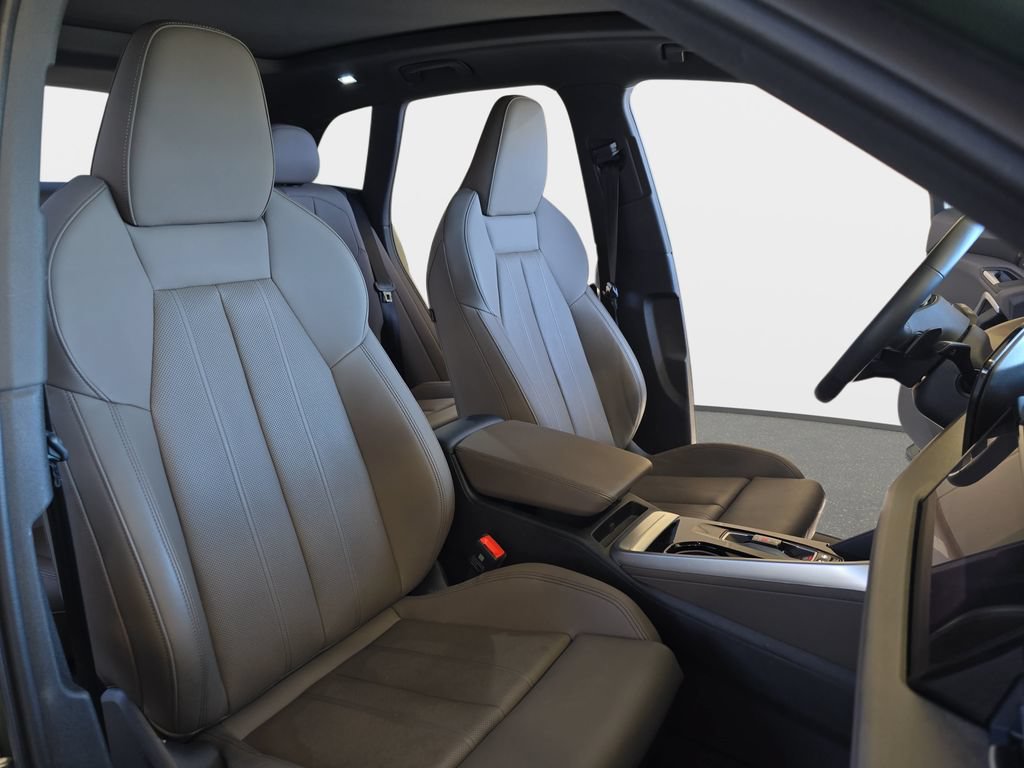 Used 2025 Audi Q5 Prestige AWD/4WD image 12