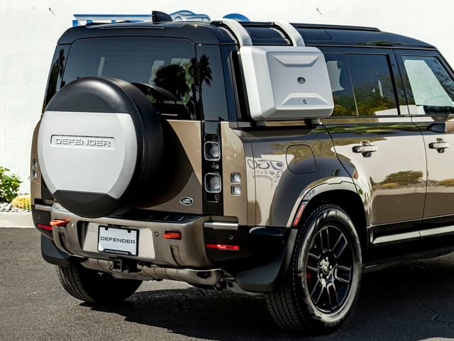 Certified 2022 Land Rover Defender 110 X AWD/4WD image 7