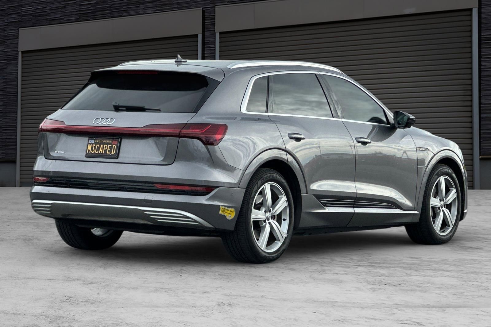 Used 2019 Audi e-tron Premium Plus w/ Cold Weather Package image 4