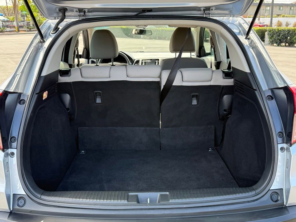 Used 2018 Honda HR-V LX image 15