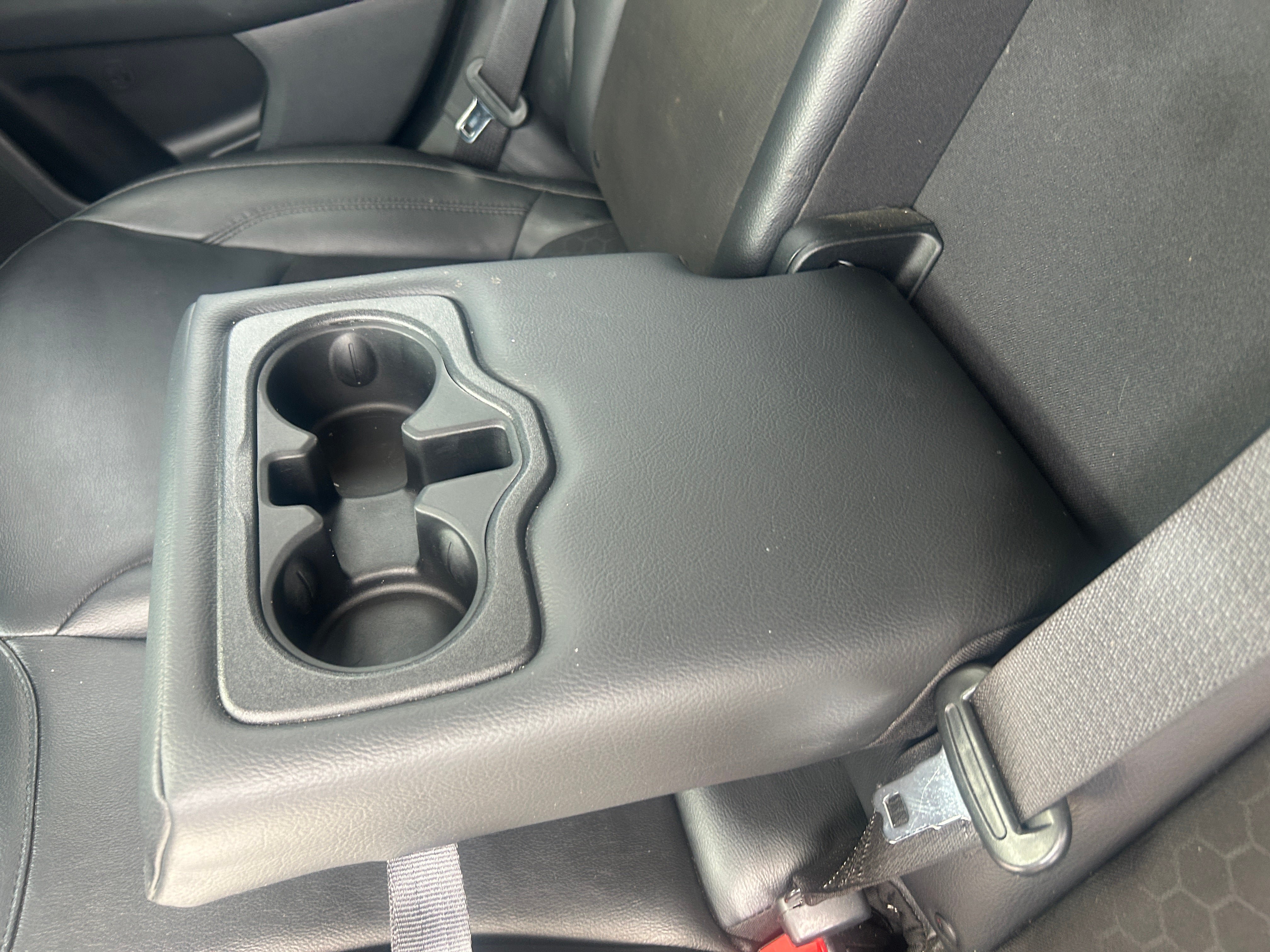 Used 2021 Jeep Compass Latitude AWD/4WD image 32