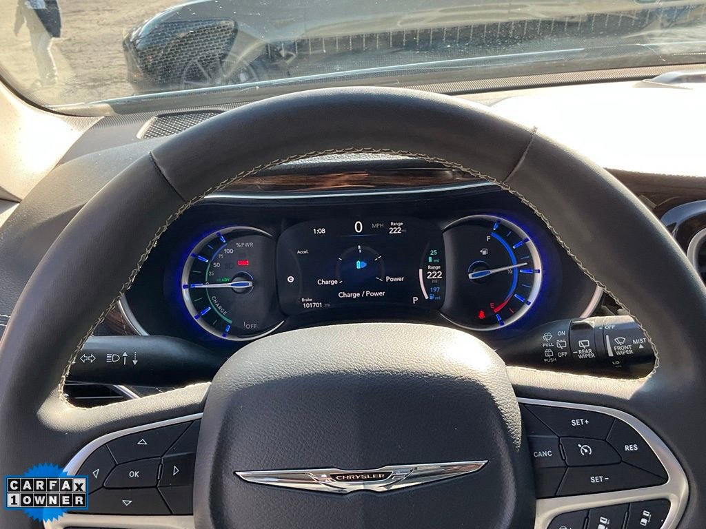 Used 2022 Chrysler Pacifica Limited w/ Uconnect Theater Family Group image 46