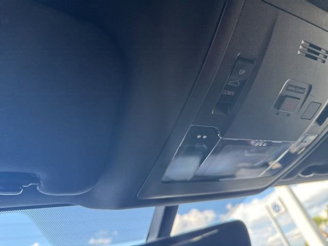 Used 2016 Lexus RC 200t RWD image 23