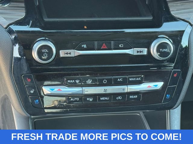 Used 2023 Ford Explorer Limited AWD/4WD image 21