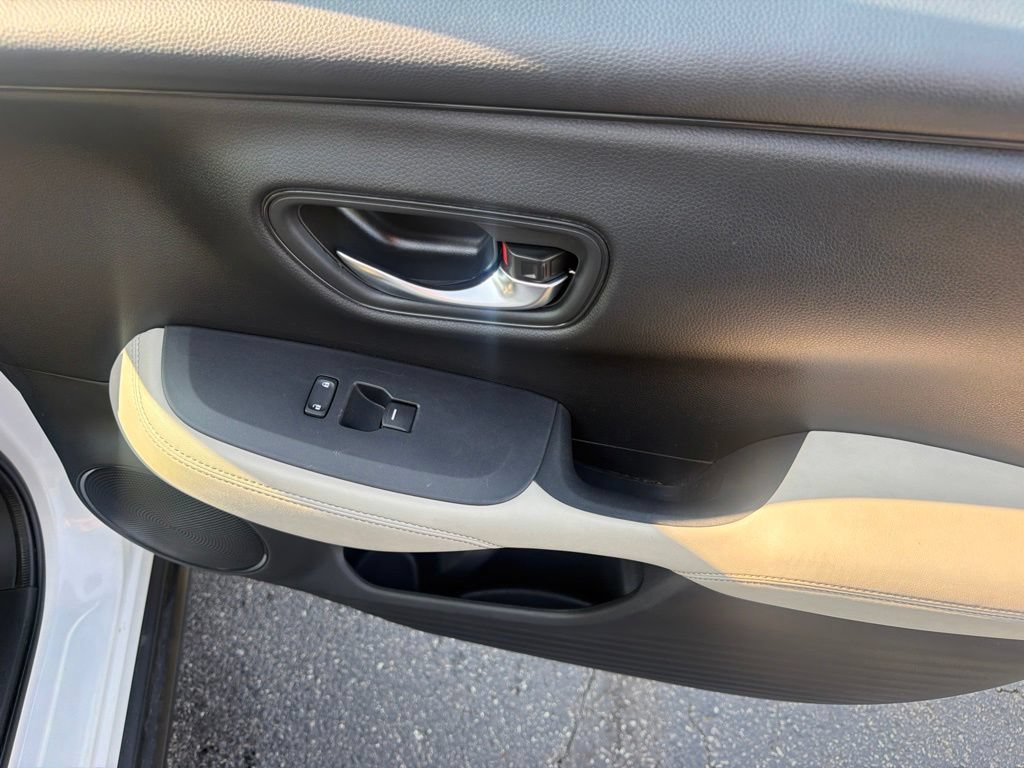 Used 2024 Honda HR-V LX image 37