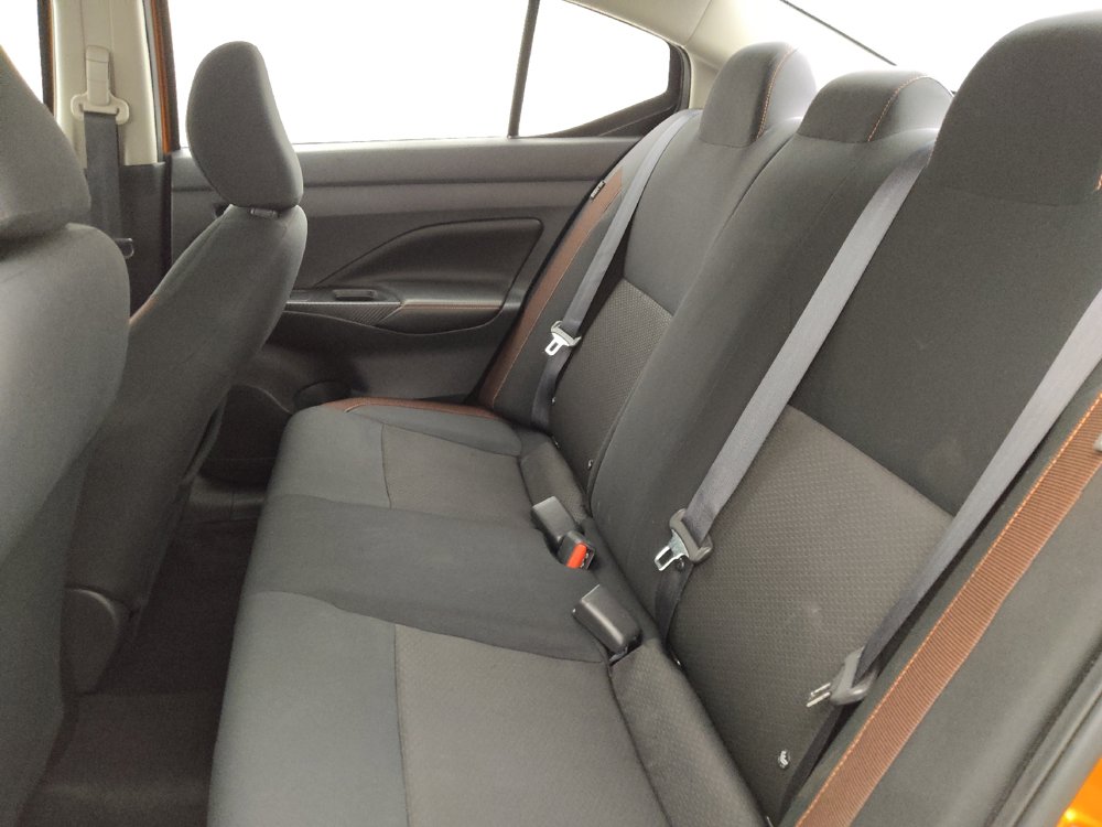 Used 2021 Nissan Versa SR FWD image 18