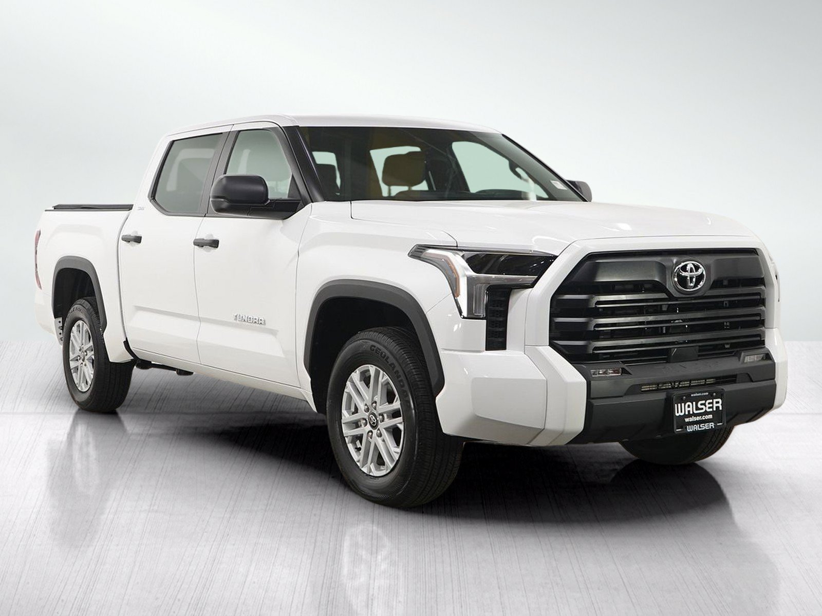 Used 2025 Toyota Tundra SR5 AWD/4WD image 9