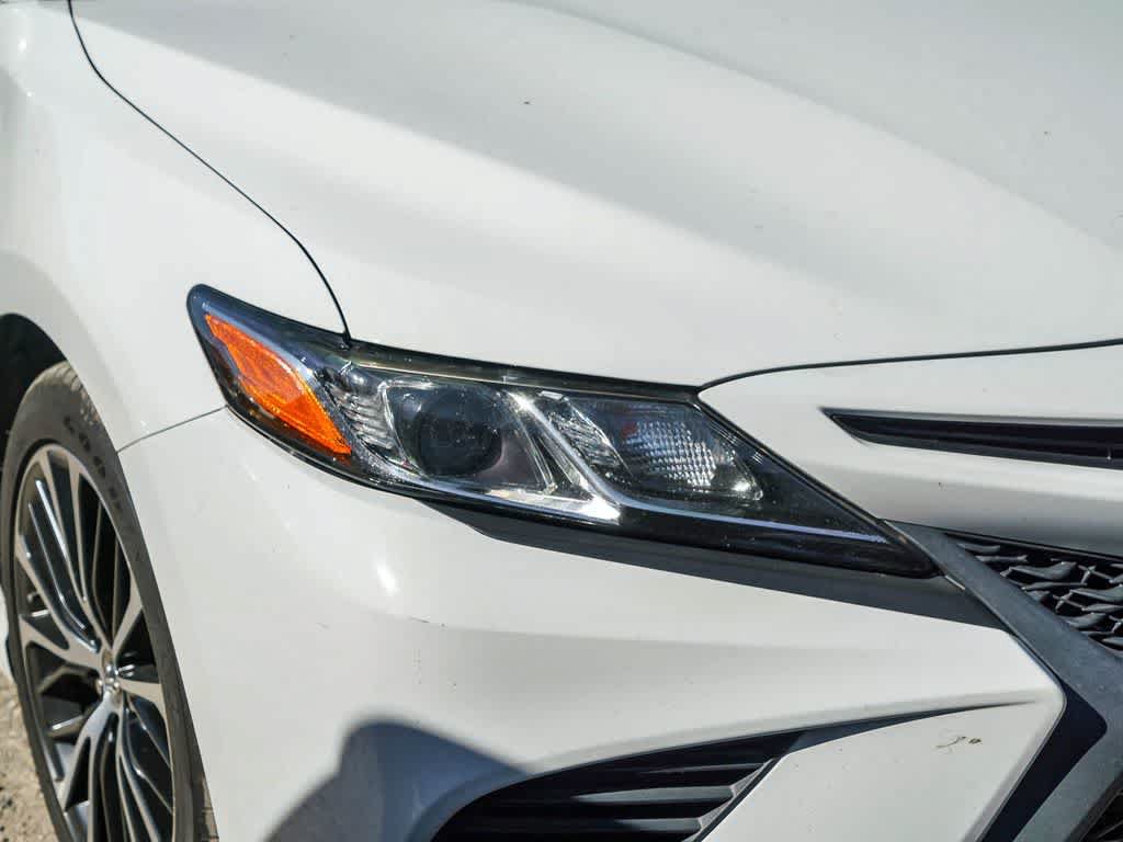 Used 2019 Toyota Camry SE FWD image 5