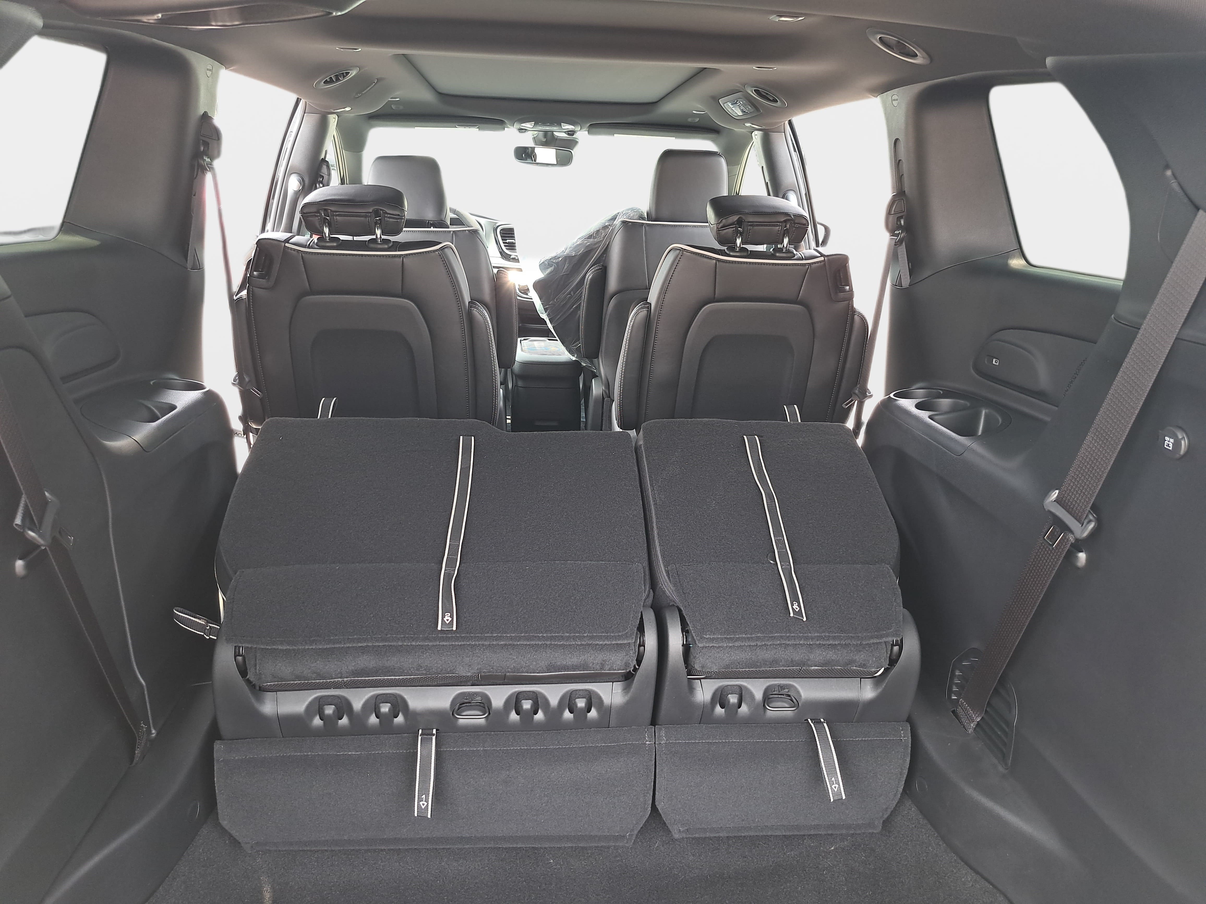 New 2027 Chrysler Pacifica Limited FWD image 14
