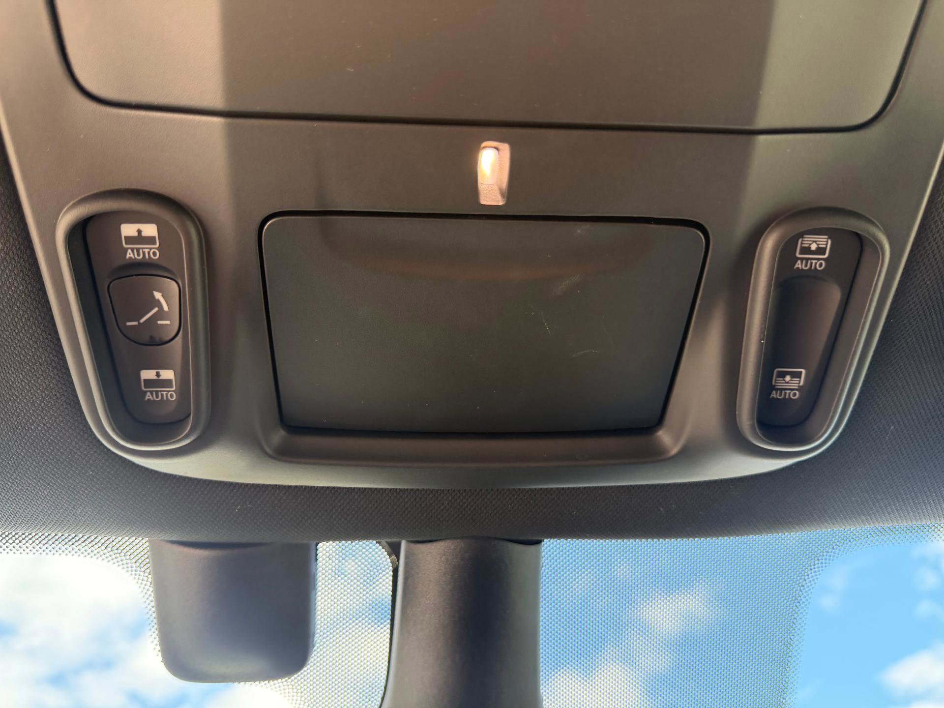 Used 2022 Chrysler Pacifica Touring-L w/ S Appearance Package image 32