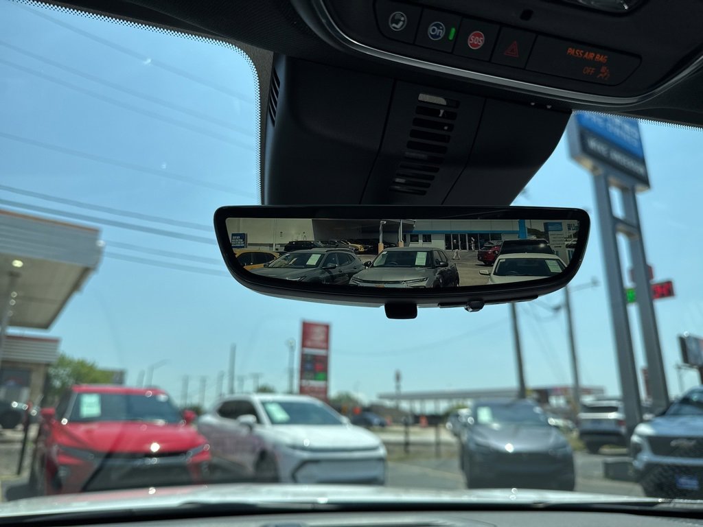 Used 2024 Chevrolet Traverse RS image 29