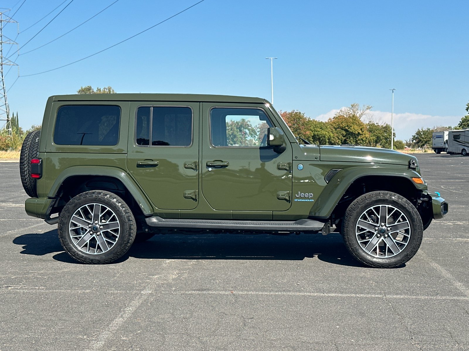 Used 2024 Jeep Wrangler High Altitude AWD/4WD image 3