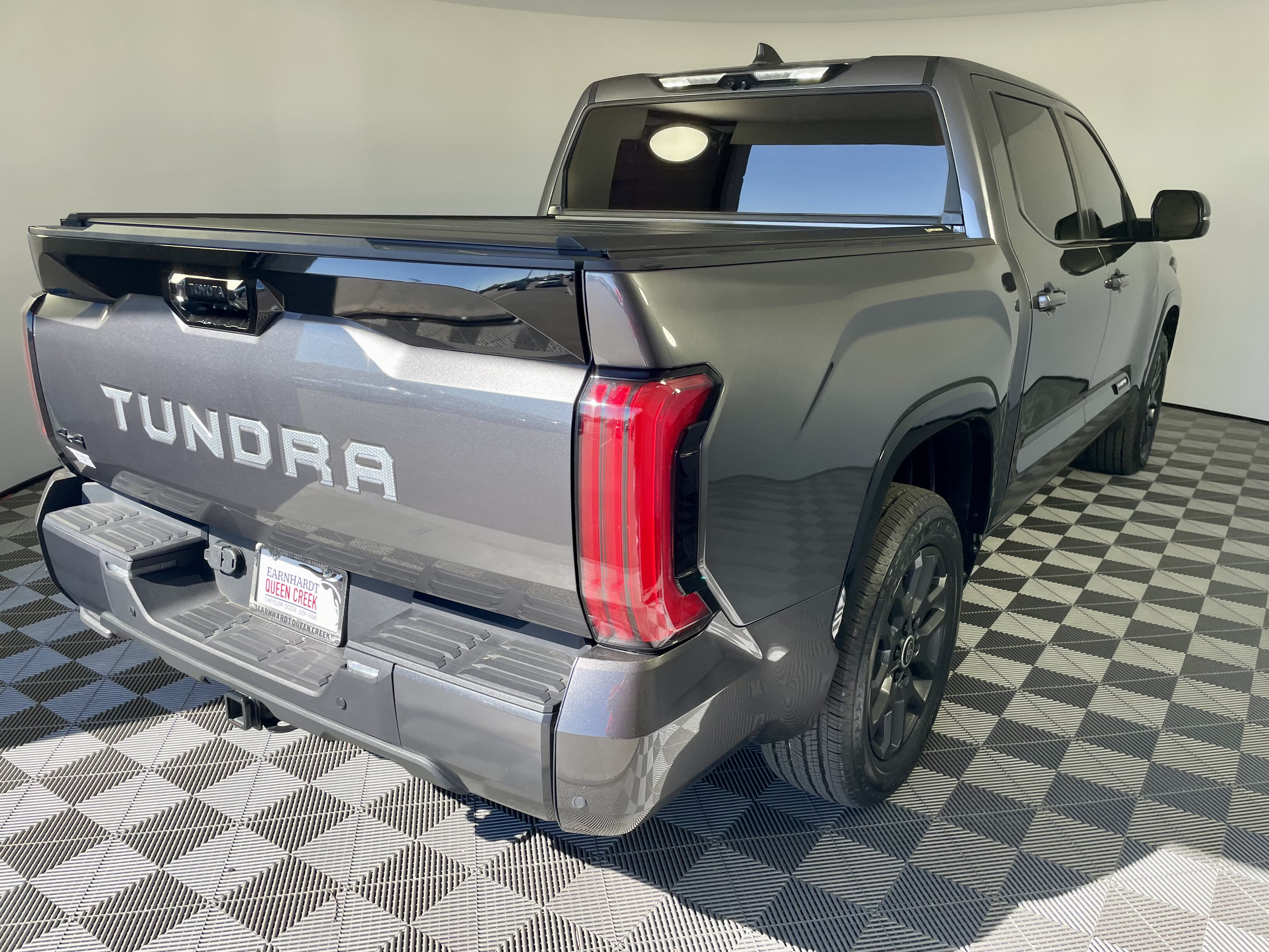Used 2024 Toyota Tundra Platinum AWD/4WD image 4