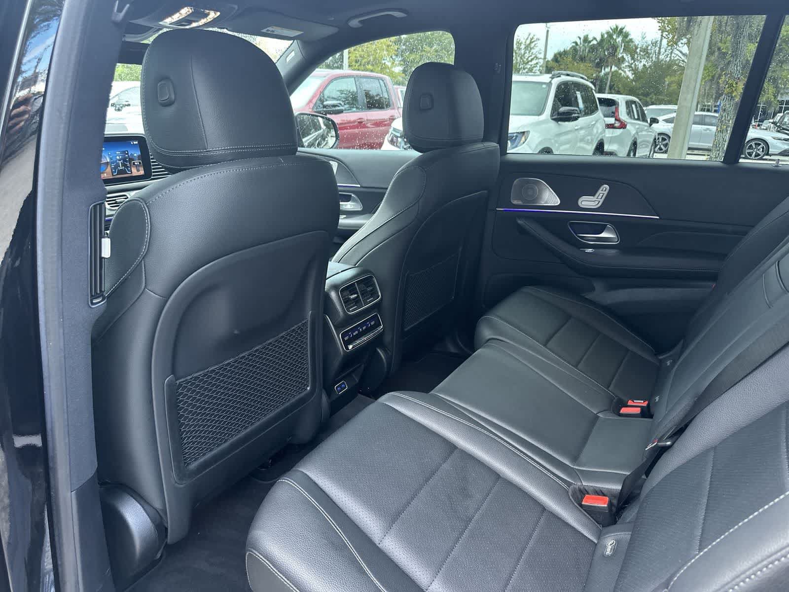 Used 2025 Mercedes-Benz GLS 450 4MATIC image 14