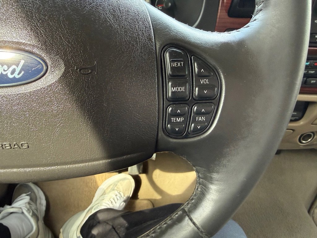 Used 2005 Ford F250 2WD Crew Cab Super Duty image 29