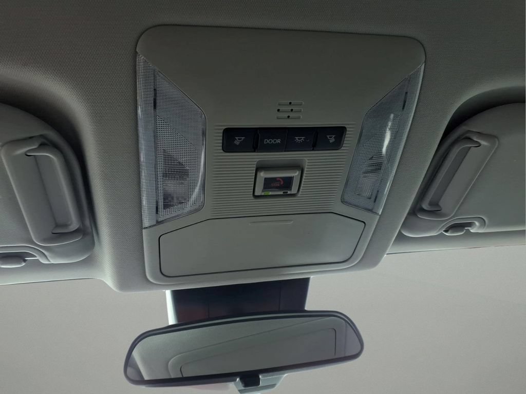 Used 2024 Toyota RAV4 XLE AWD/4WD image 20