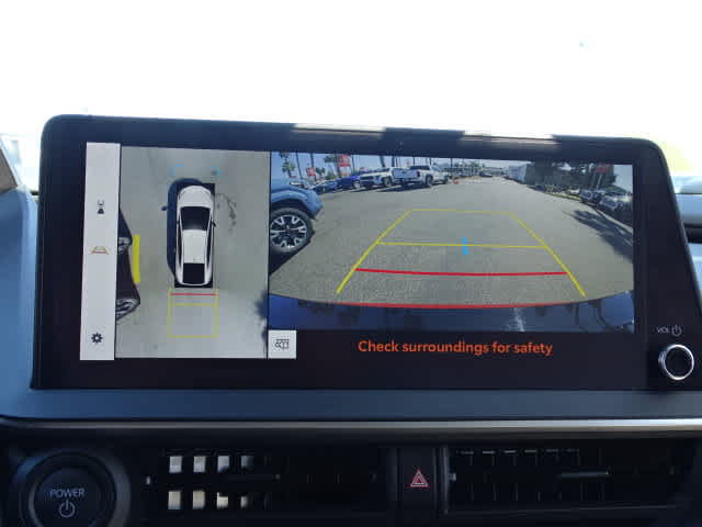 Used 2024 Toyota Prius FWD image 29