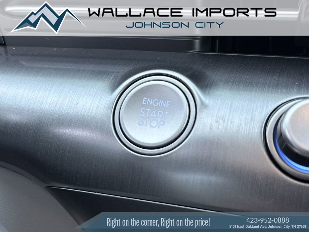 Used 2025 Hyundai Kona SEL image 21