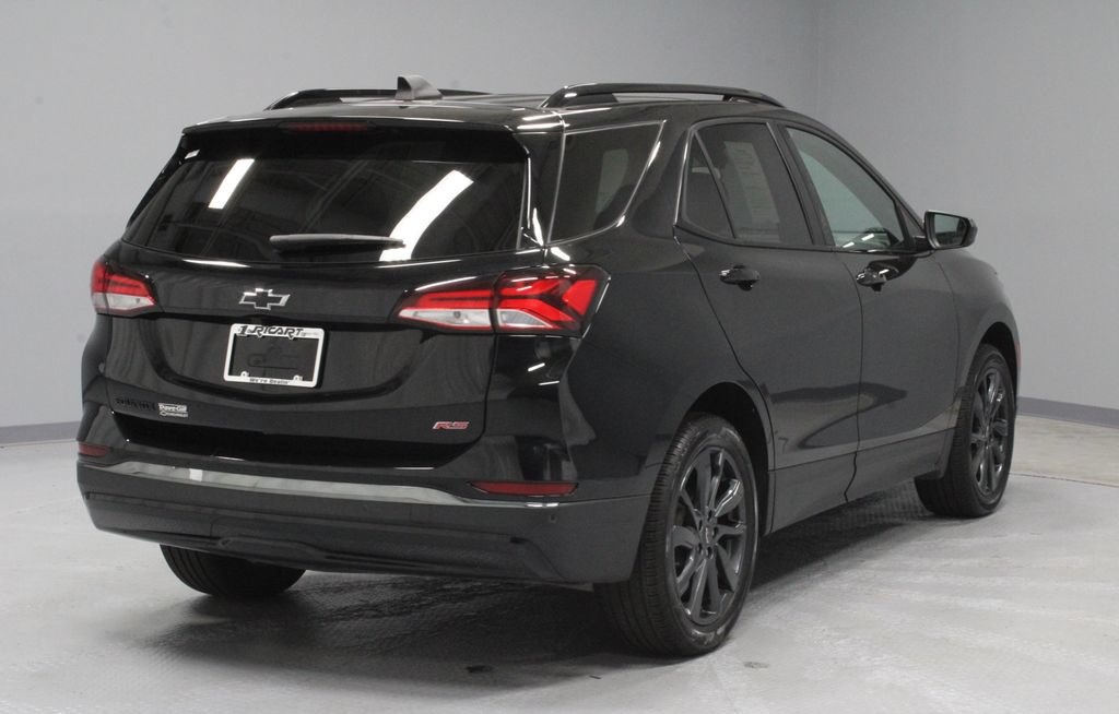 Used 2023 Chevrolet Equinox RS FWD image 12
