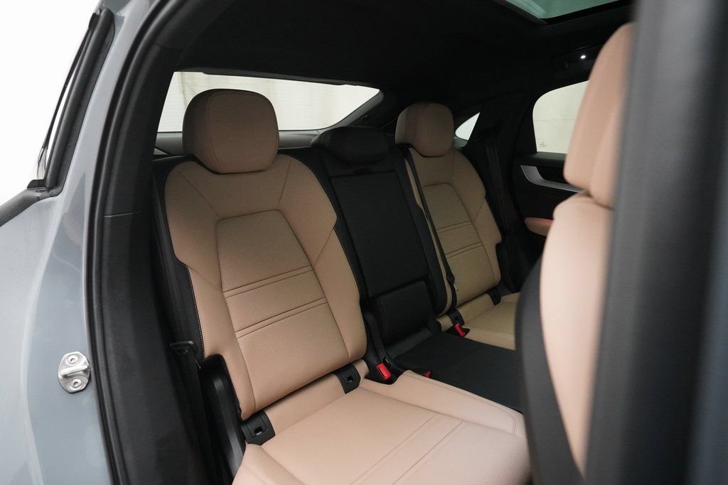 Certified 2026 Porsche Cayenne Coupe AWD/4WD image 29