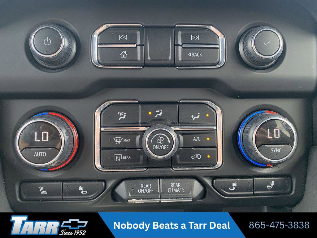 Used 2024 Chevrolet Suburban LT AWD/4WD image 16