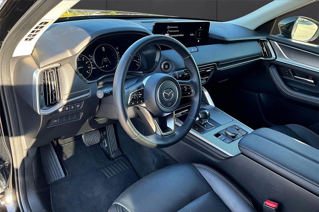 Certified 2025 MAZDA CX-70 3.3 Turbo w/ Preferred Package image 12