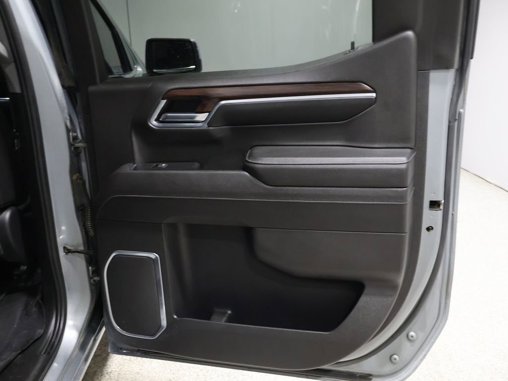 Used 2023 GMC Sierra 1500 SLT w/ SLT Convenience Package image 26
