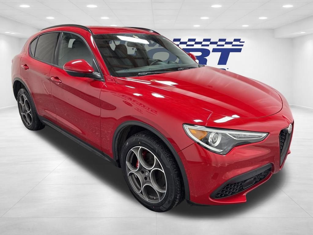 Used 2022 Alfa Romeo Stelvio Sprint image 4