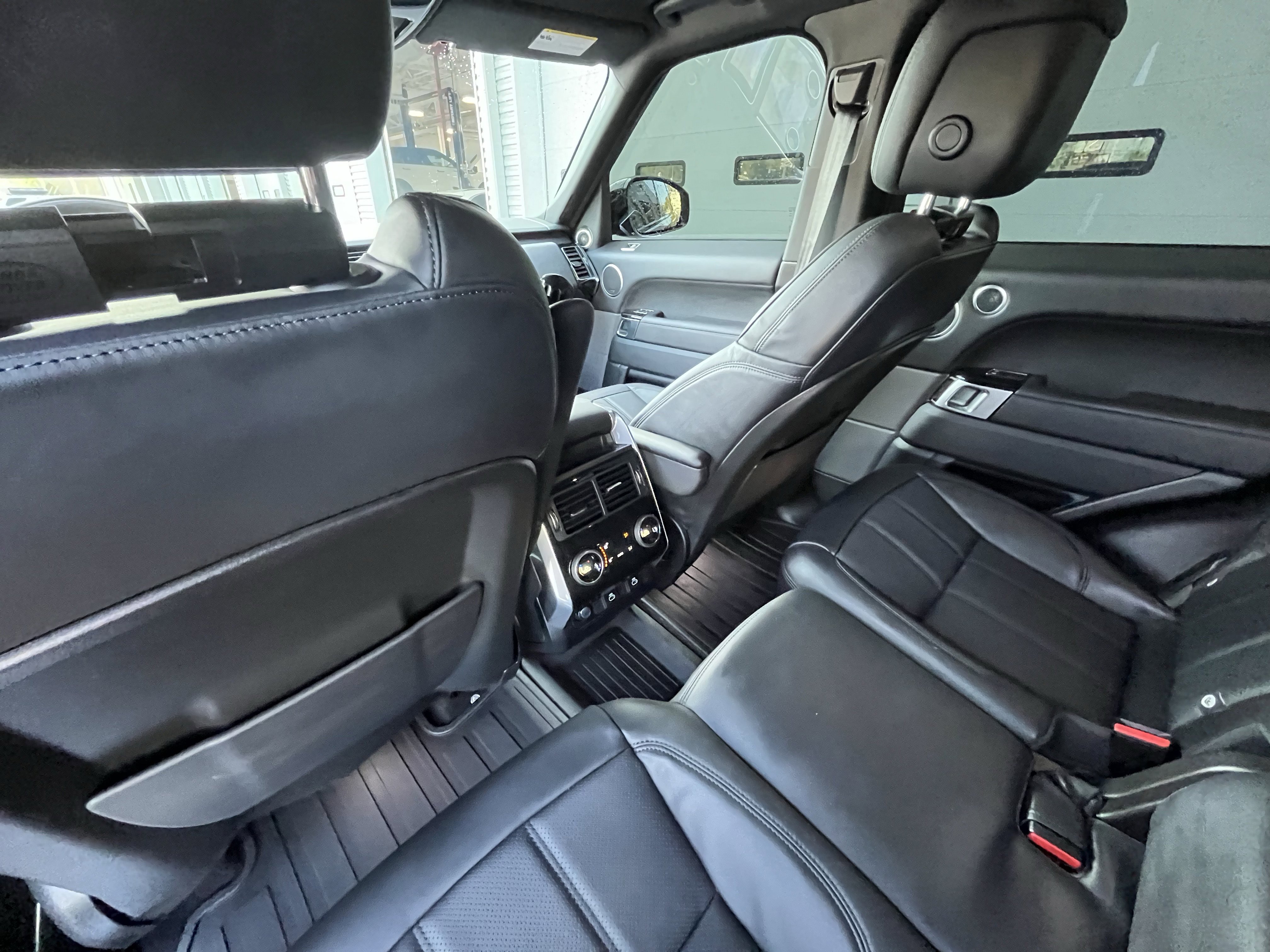 Certified 2022 Land Rover Range Rover Sport HSE Silver Edition image 32