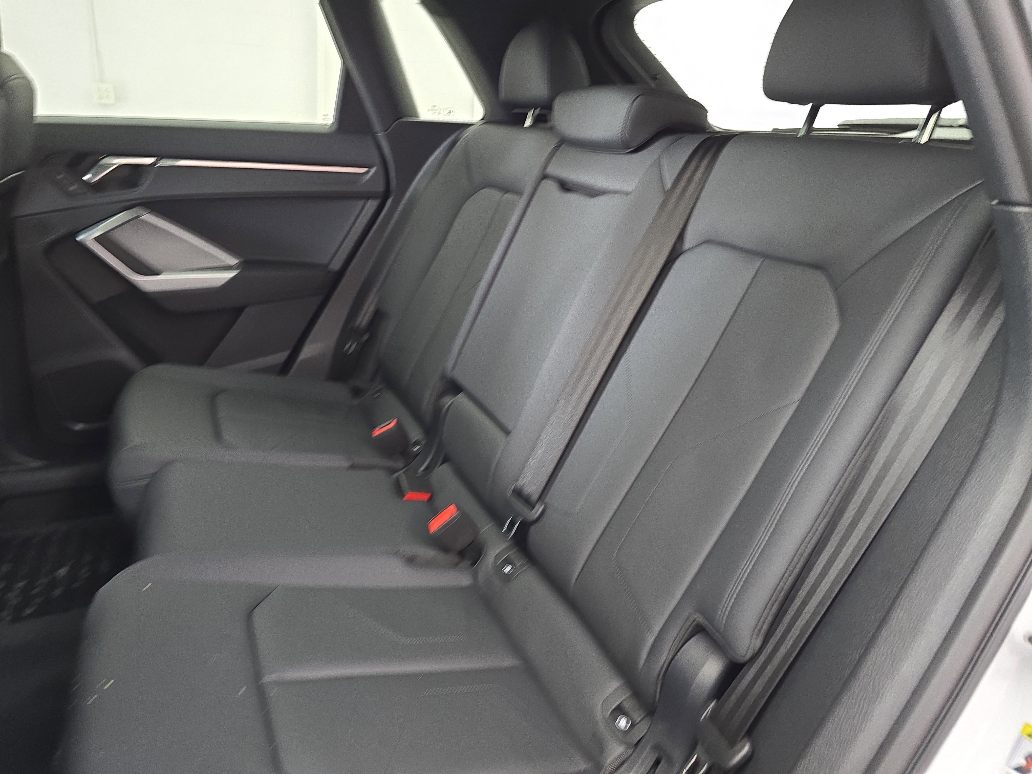 Used 2025 Audi Q3 2.0T Premium w/ Convenience Package image 14