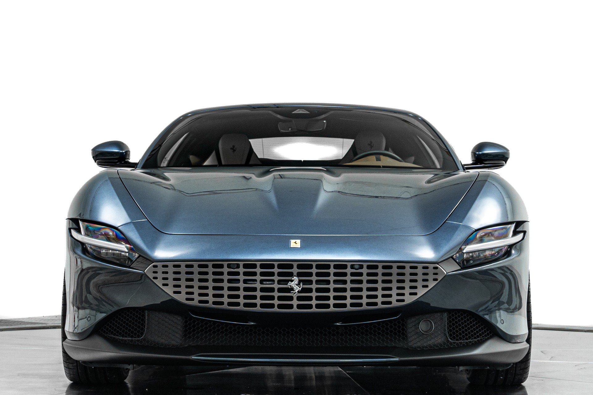 Used 2022 Ferrari Roma RWD image 4