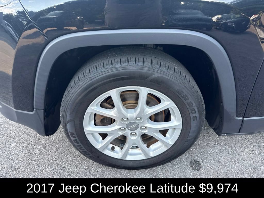 Used 2017 Jeep Cherokee Latitude FWD image 9