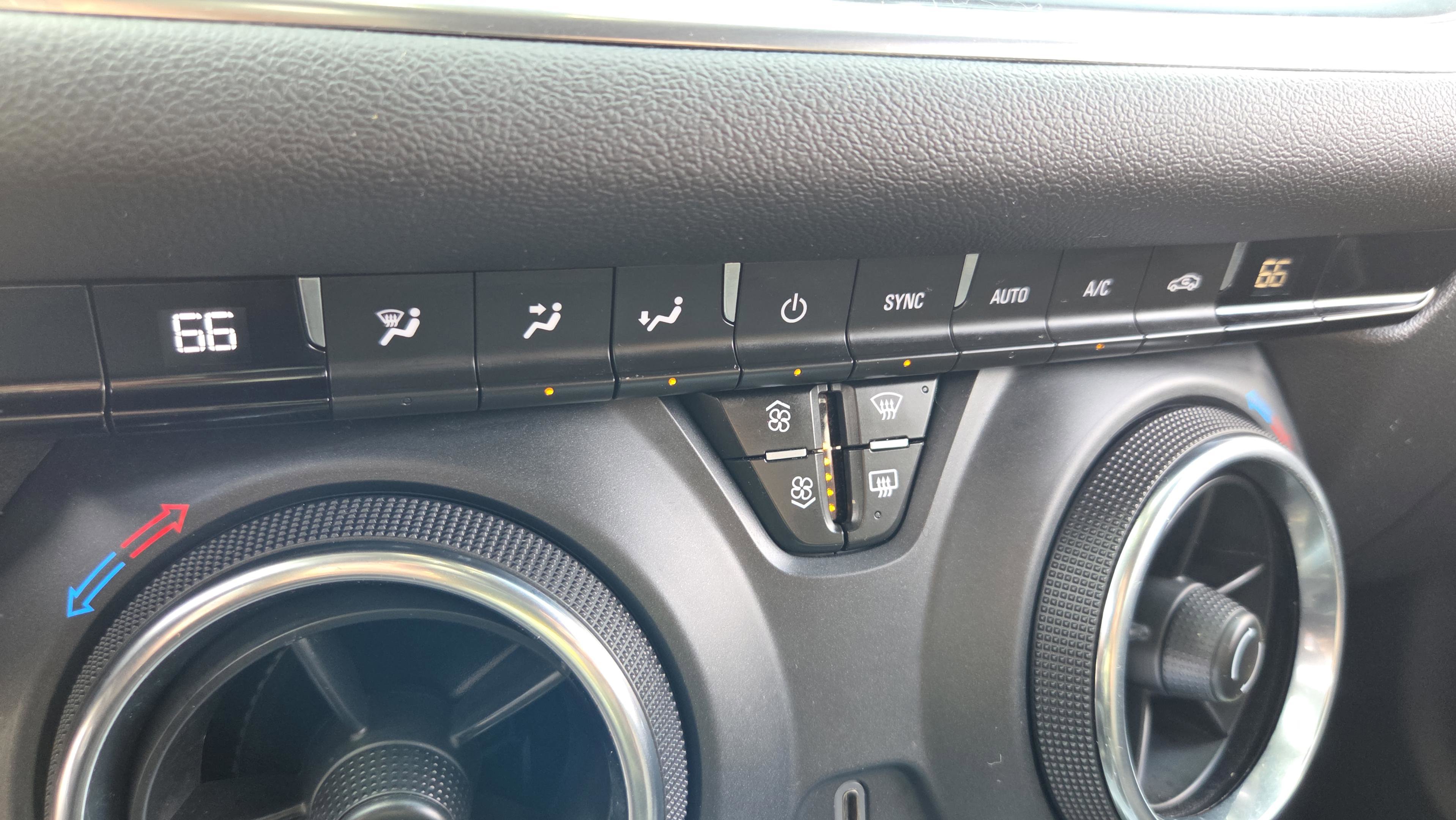 Used 2023 Chevrolet Blazer LT image 16