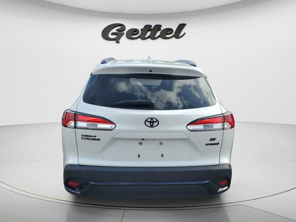 Used 2023 Toyota Corolla Cross SE image 4