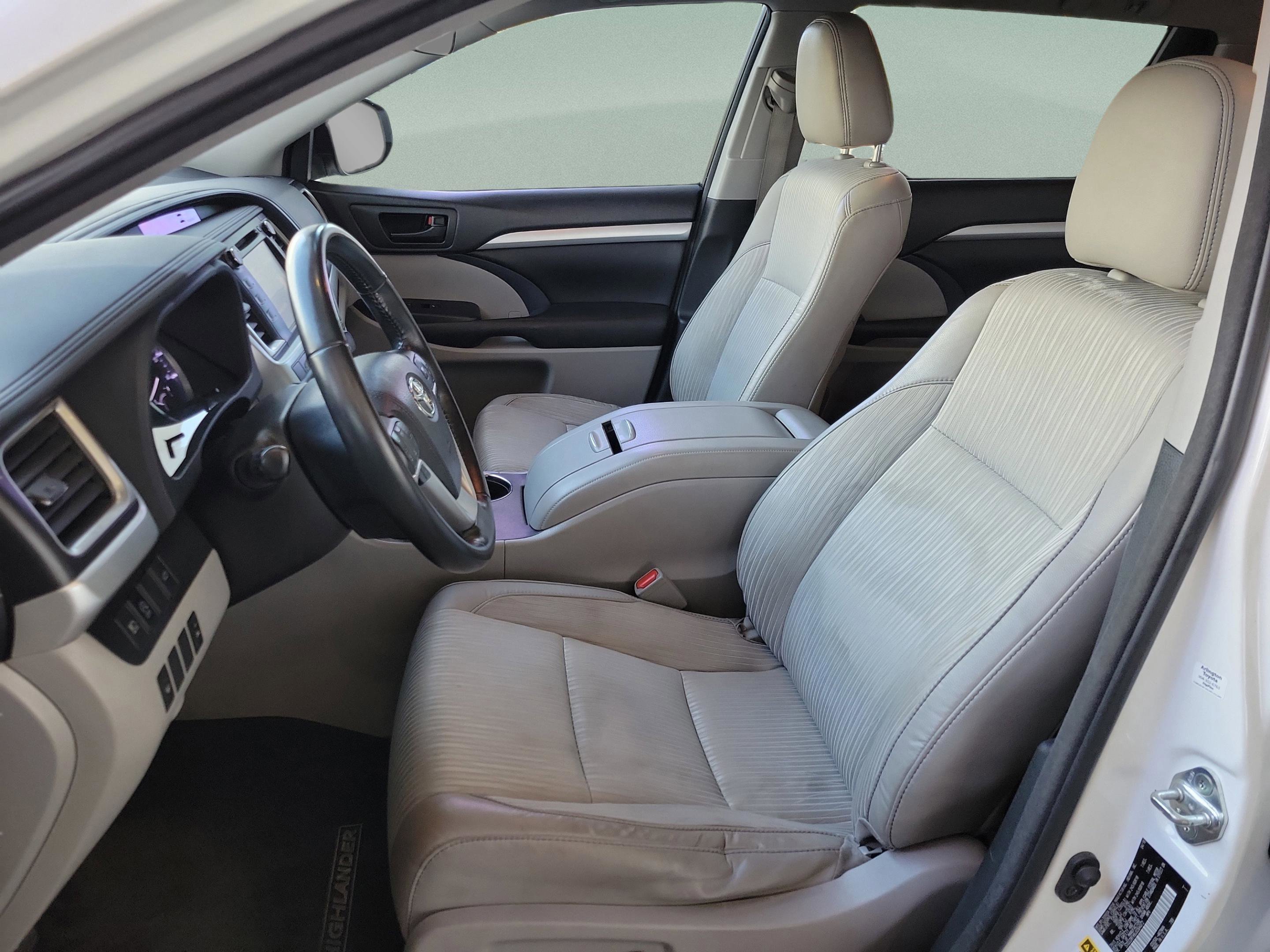 Used 2018 Toyota Highlander LE image 23