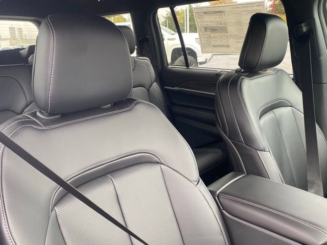 New 2025 Jeep Grand Cherokee L Limited w/ Luxury Tech Group II image 31