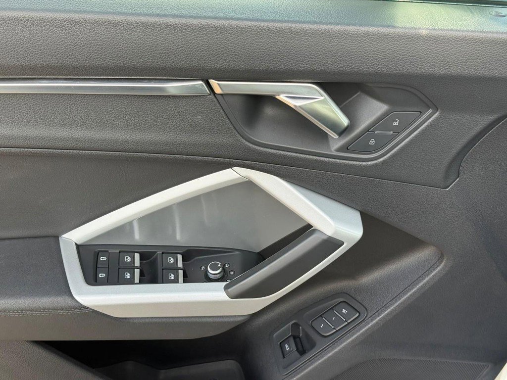 Used 2023 Audi Q3 2.0T Premium image 19