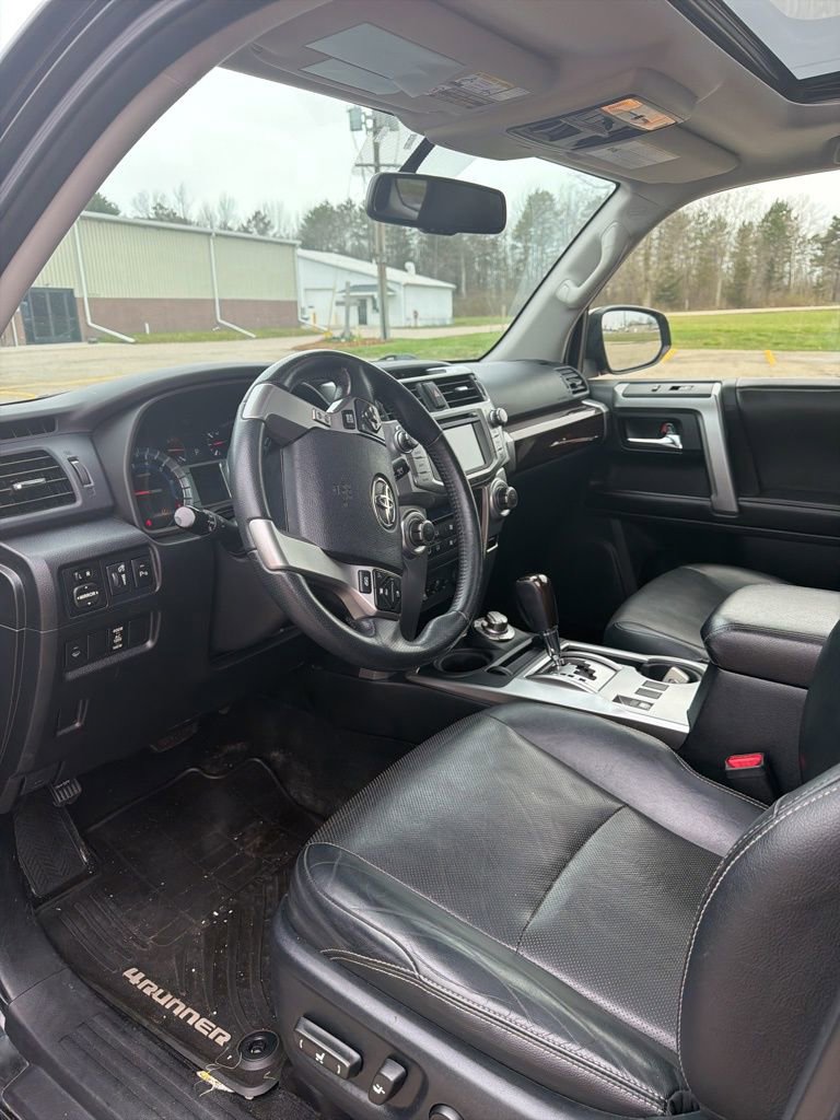Used 2016 Toyota 4Runner Limited image 11