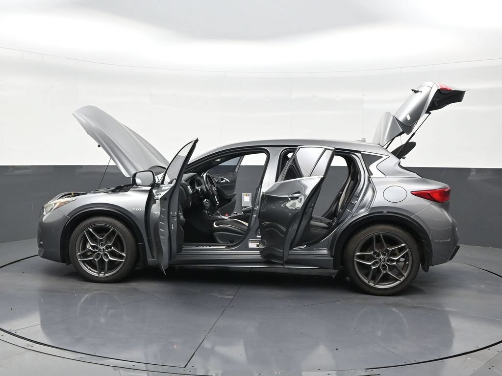 Used 2019 INFINITI QX30 Sport w/ Cargo Package FWD image 32