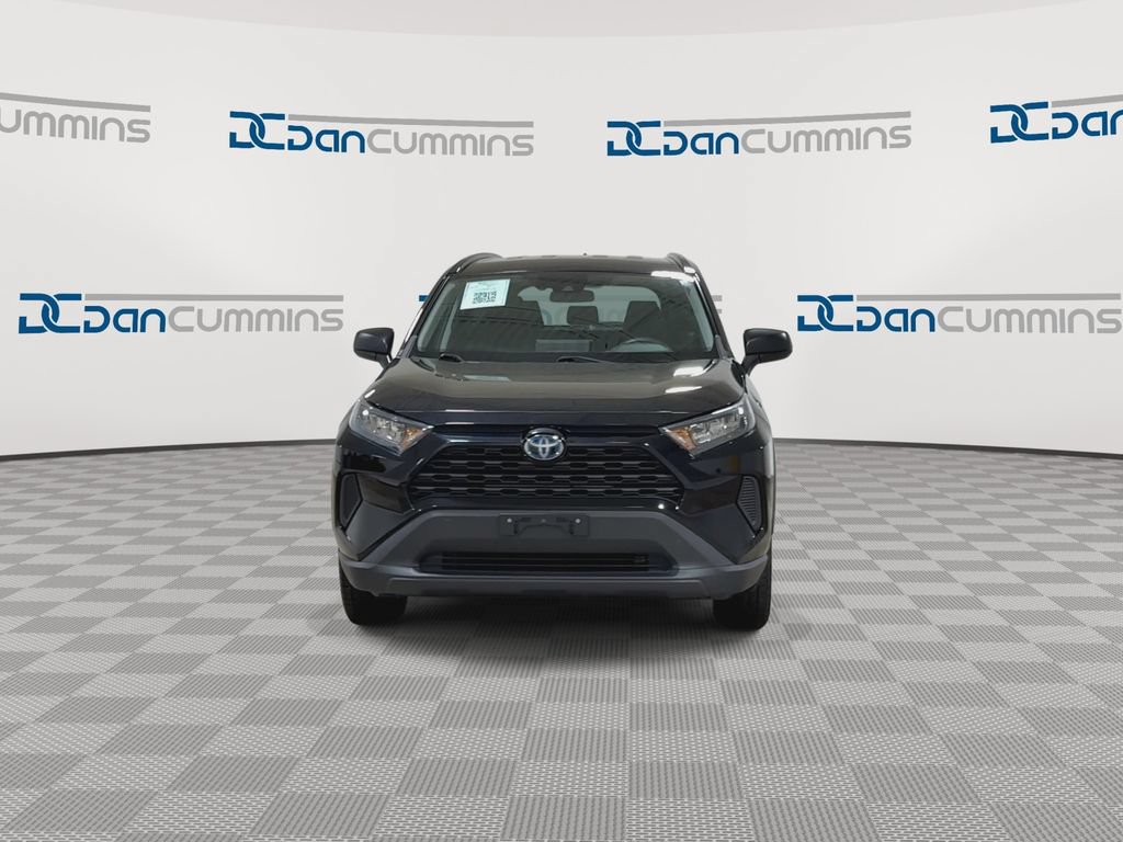 Used 2020 Toyota RAV4 LE AWD/4WD image 3