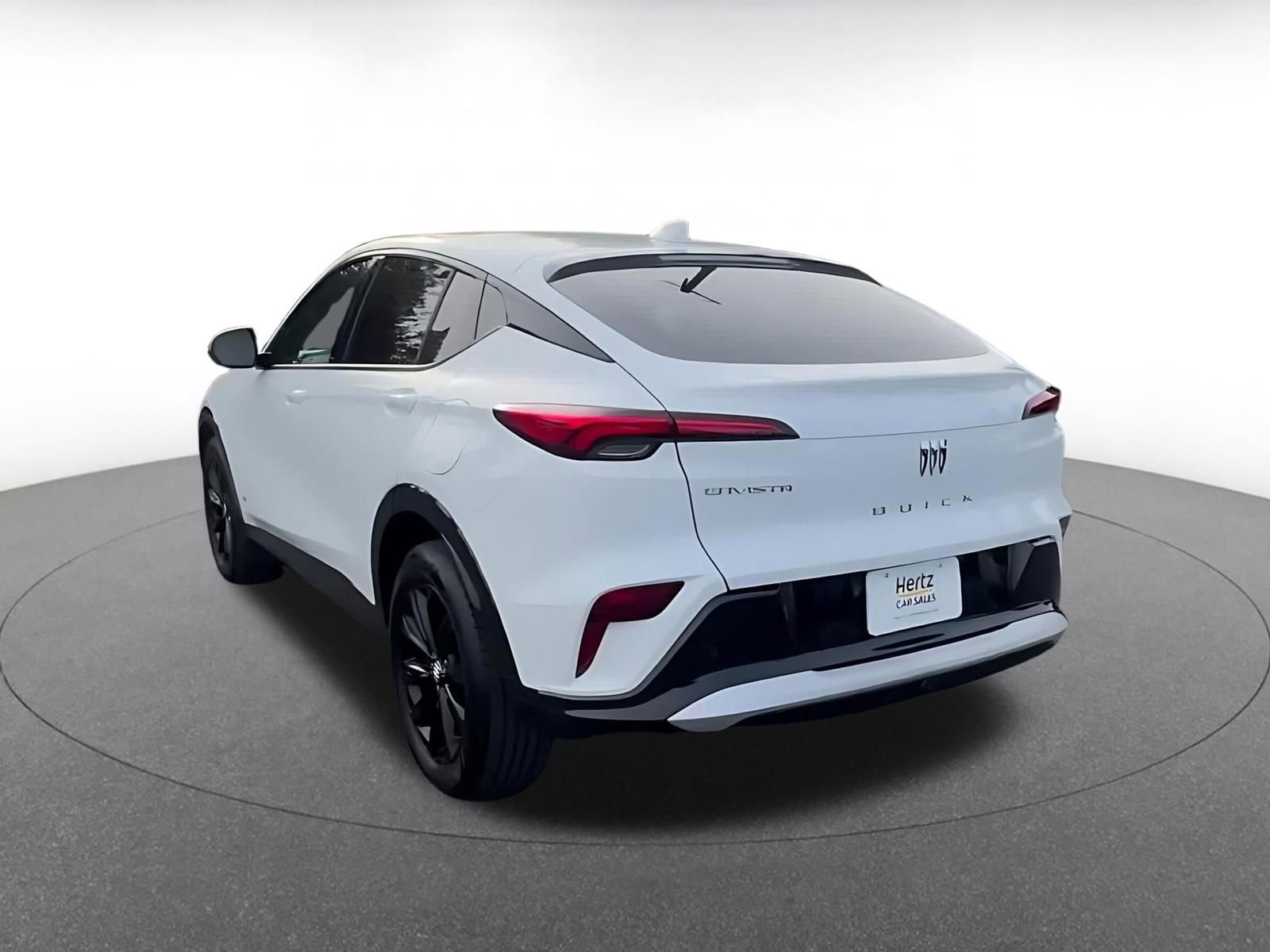 Used 2025 Buick Envista Sport Touring image 11