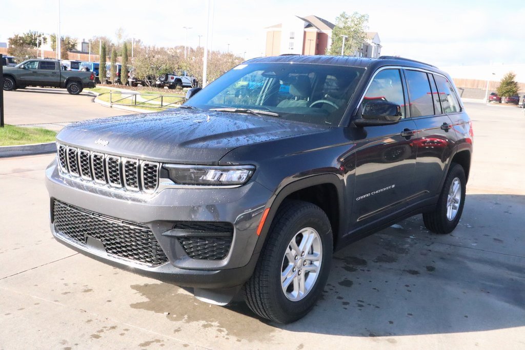 New 2025 Jeep Grand Cherokee Laredo w/ Luxury Tech Group I image 10