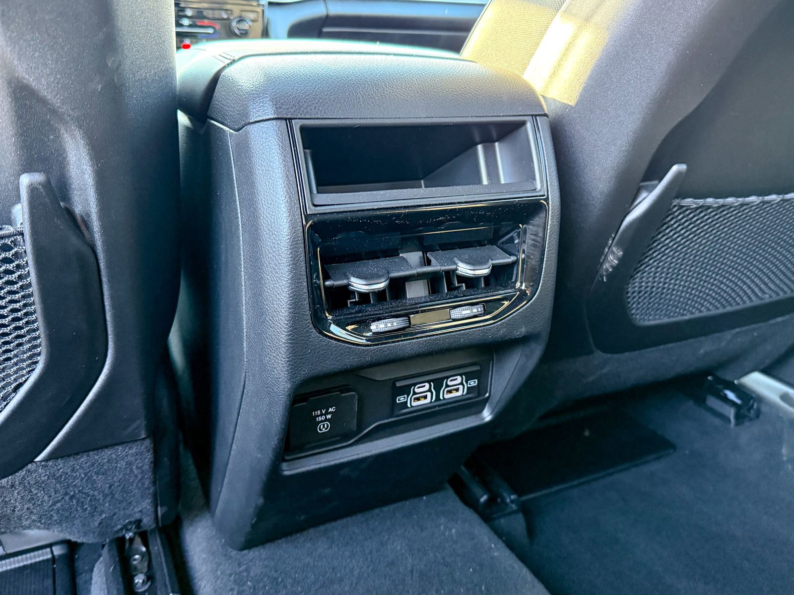 Used 2025 Jeep Grand Cherokee Altitude image 33