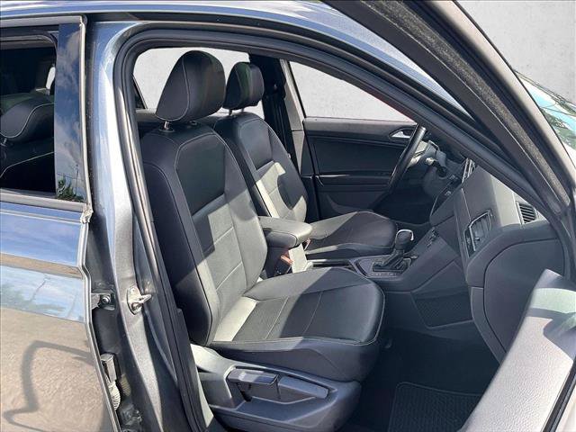 Used 2021 Volkswagen Tiguan SE R-Line FWD image 9