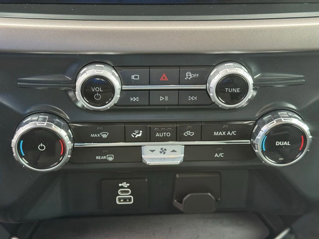 Used 2025 Ford F150 XLT w/ Equipment Group 301A Standard image 22