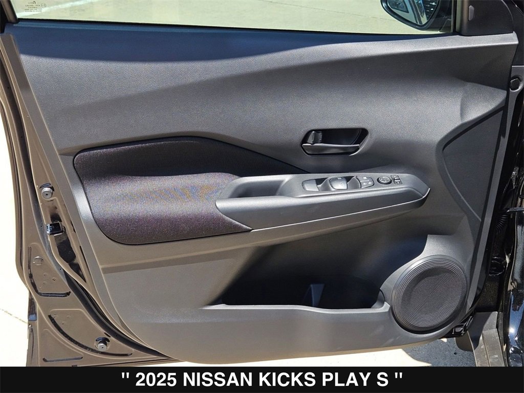 New 2025 Nissan Kicks Play S image 15