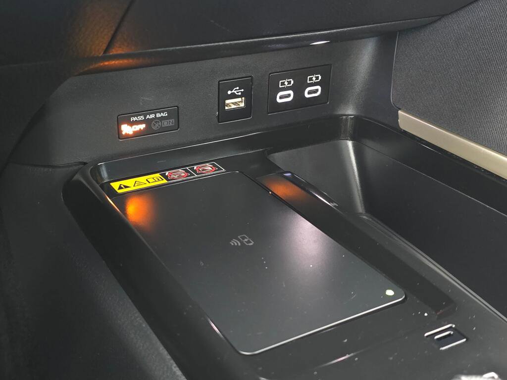 Used 2025 Toyota Camry LE FWD image 34